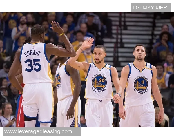 热火三巨头对决勇士精彩视频回顾与分析带你重温经典对抗瞬间