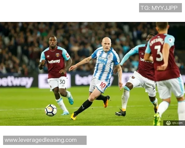 西汉姆联迎战哈德斯菲尔德全力争胜展现英超风采